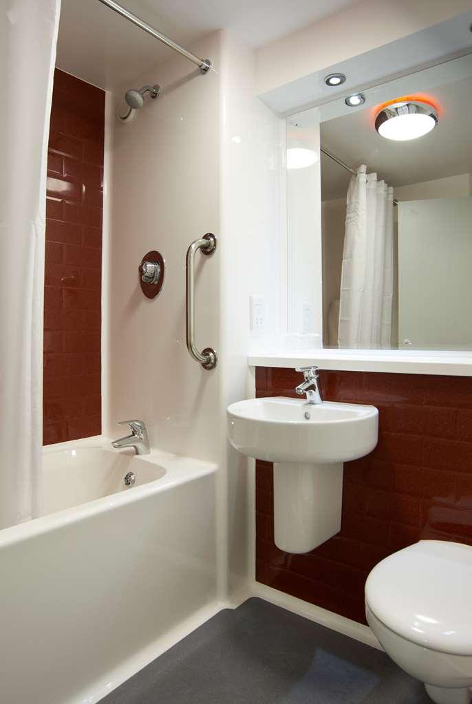 Travelodge London Crystal Palace מראה חיצוני תמונה