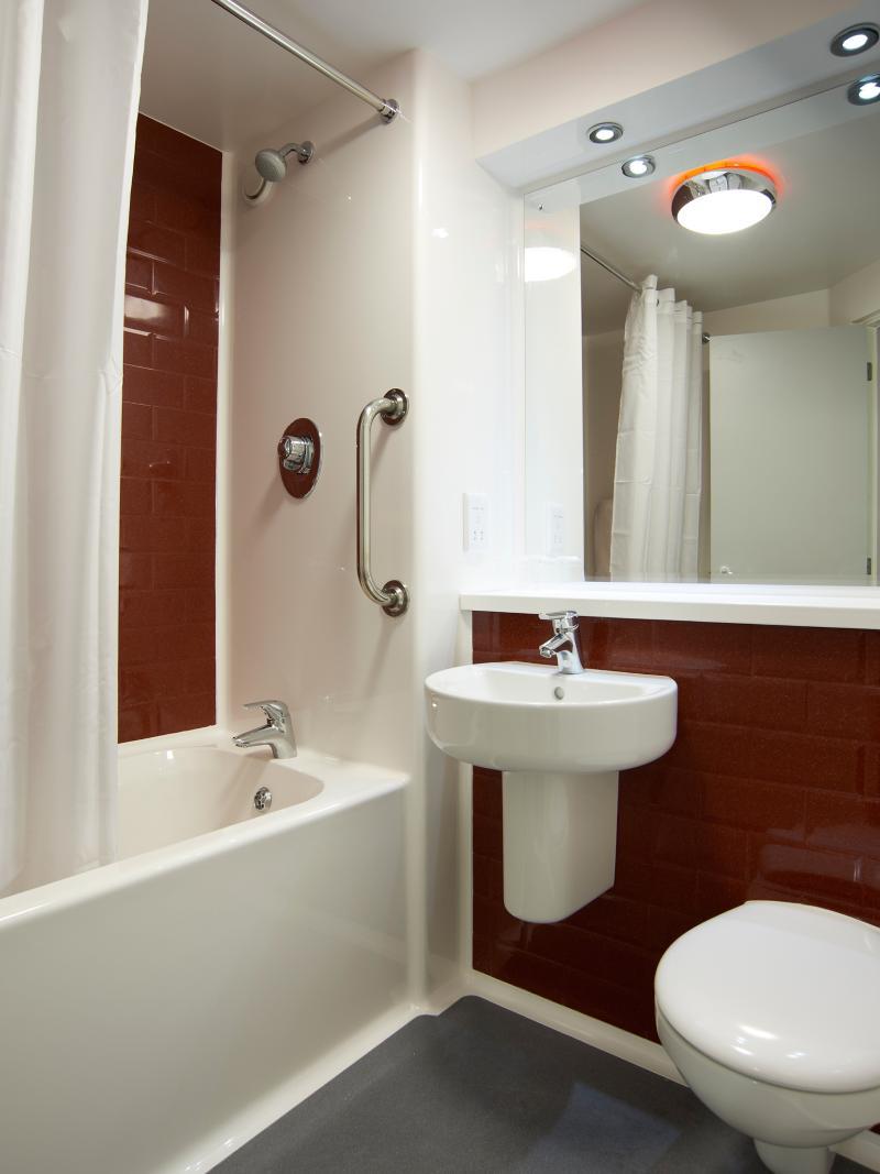 Travelodge London Crystal Palace מראה חיצוני תמונה